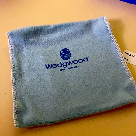 20th Century Wedgwood & Gift Bronze Powder Compact by, Stratton , England New! - Picture 13 of 15